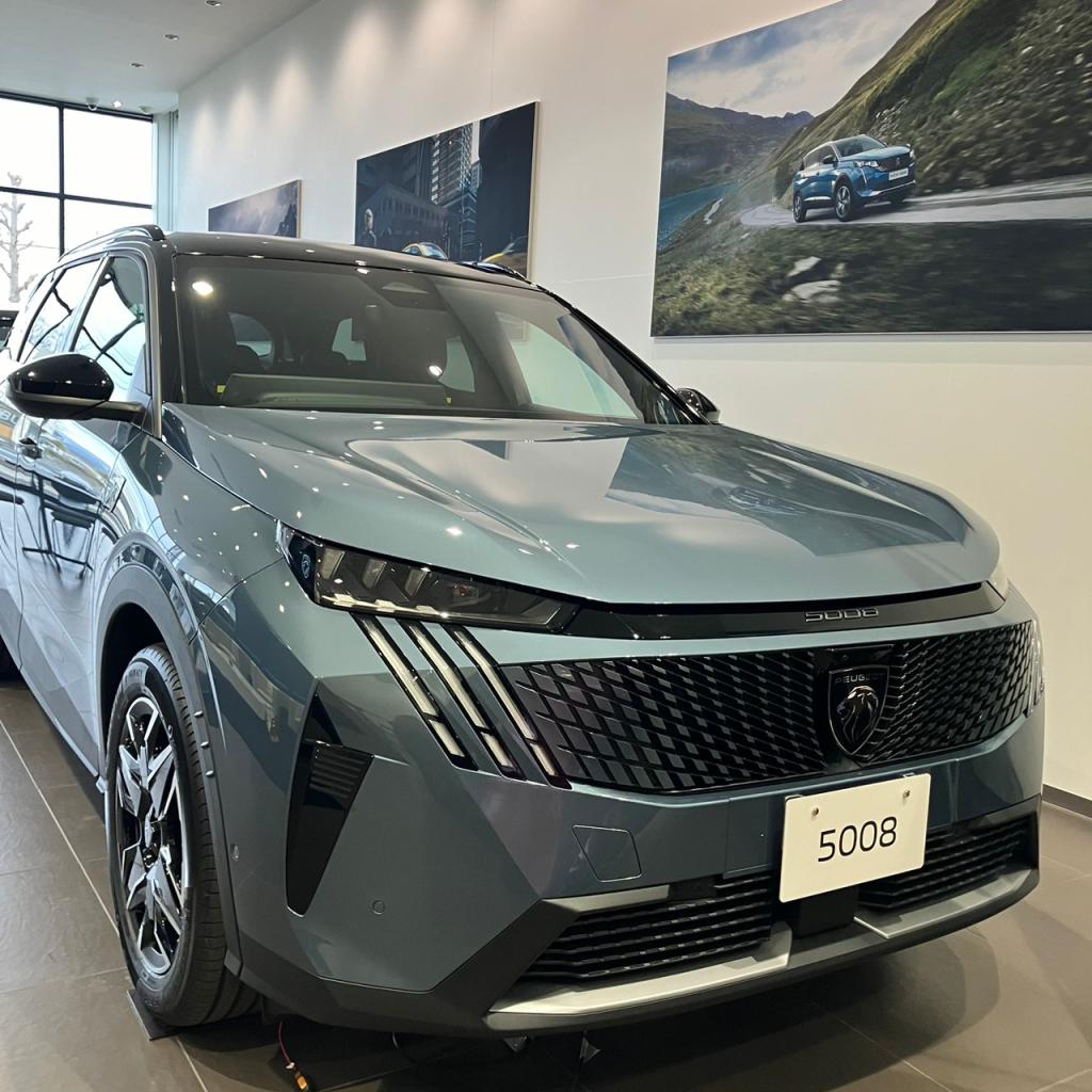 NEW PEUGEOT 5008 デビューフェア