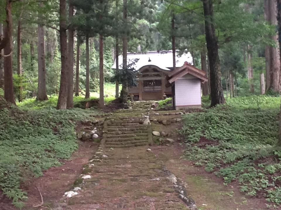 藤倉、神社へ行く。２