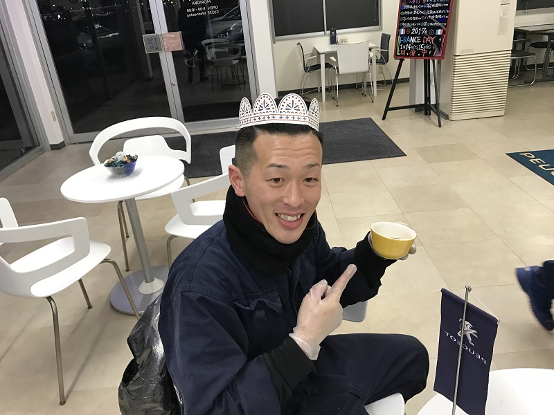 ガレット・デ・ロワの楽しみ方inPEUGEOT盛岡