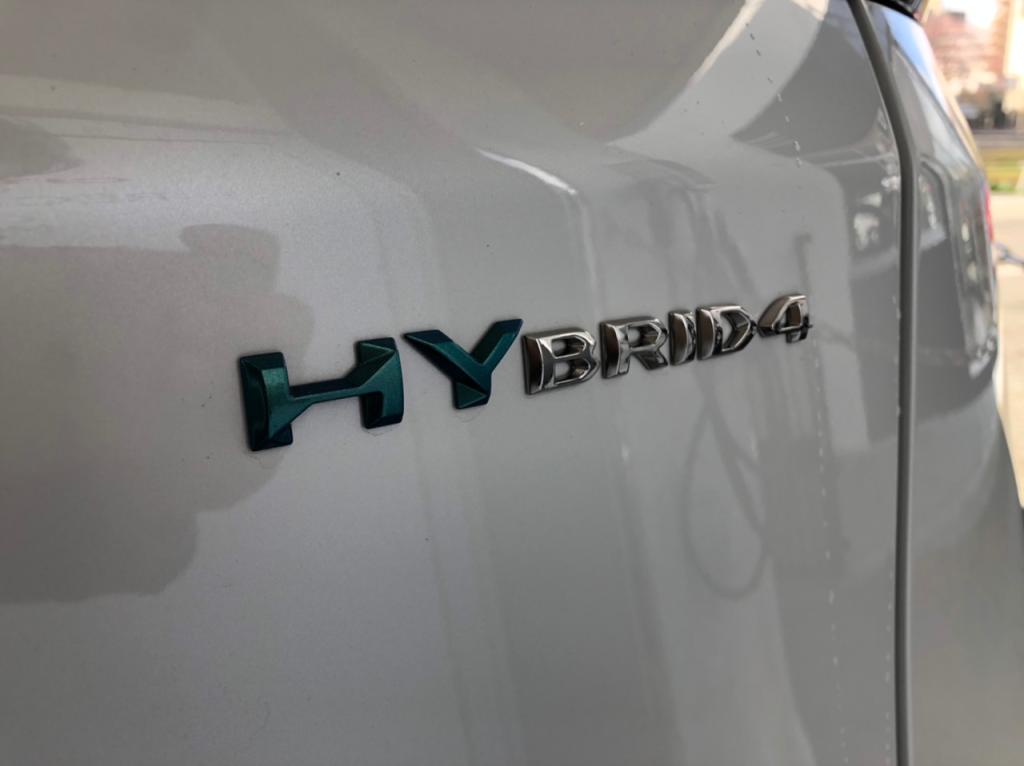 3008HYBRID4ご用意できました。