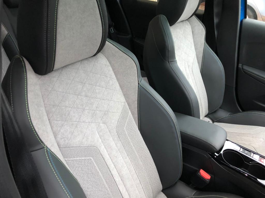 感触で確かめる