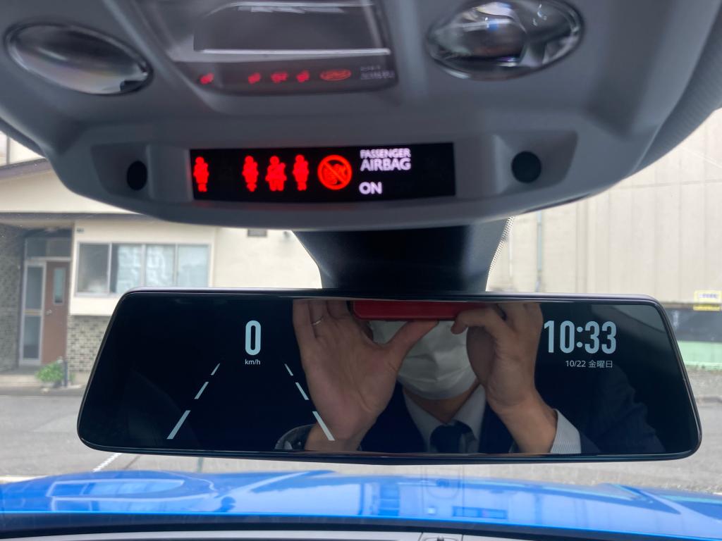 ドライブレコーダー付きディスプレイミラー装着