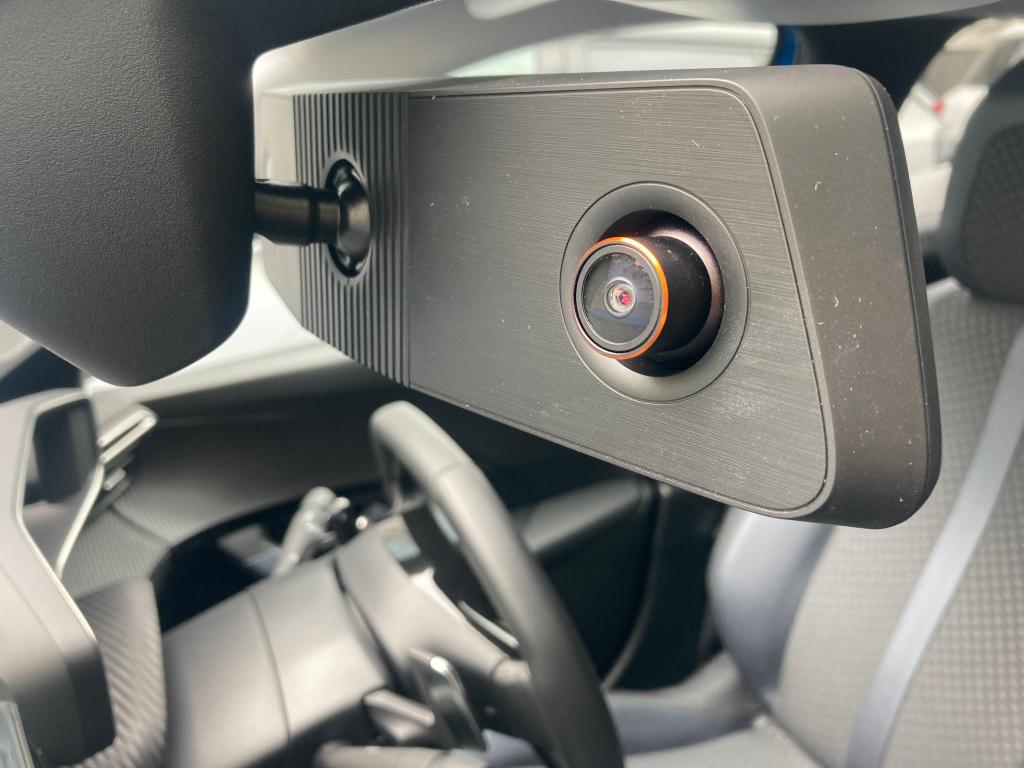 ドライブレコーダー付きディスプレイミラー装着