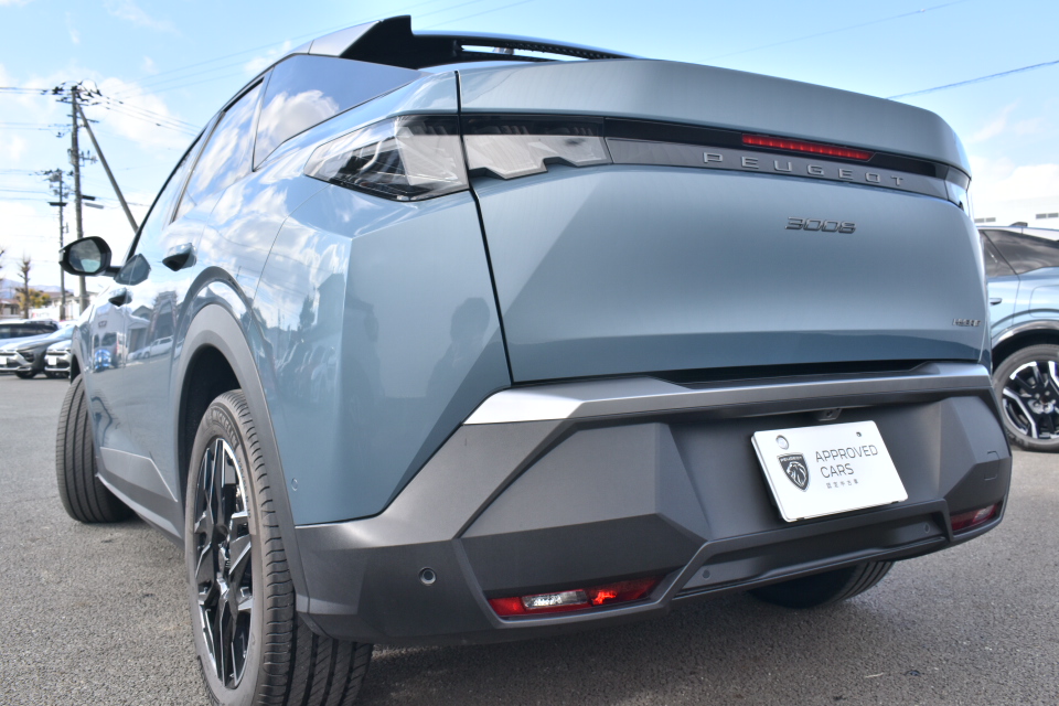 認定中古車【NEW3008GT HYBRID】入荷！