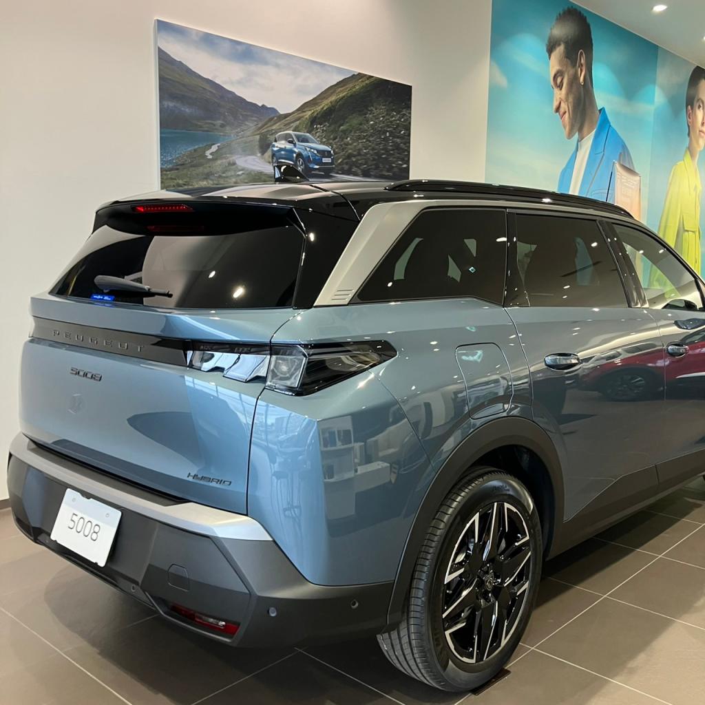 NEW PEUGEOT 5008 デビューフェア
